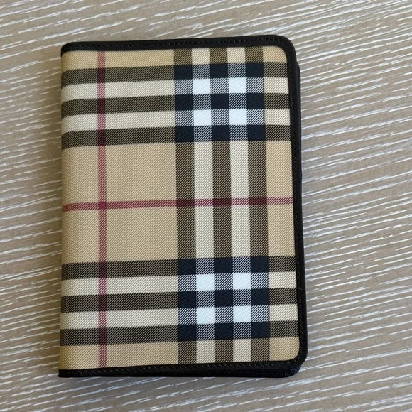 Burberry Beige and Black Check Passport Cover or Document Holder UNISEX - Picture 1 of 9